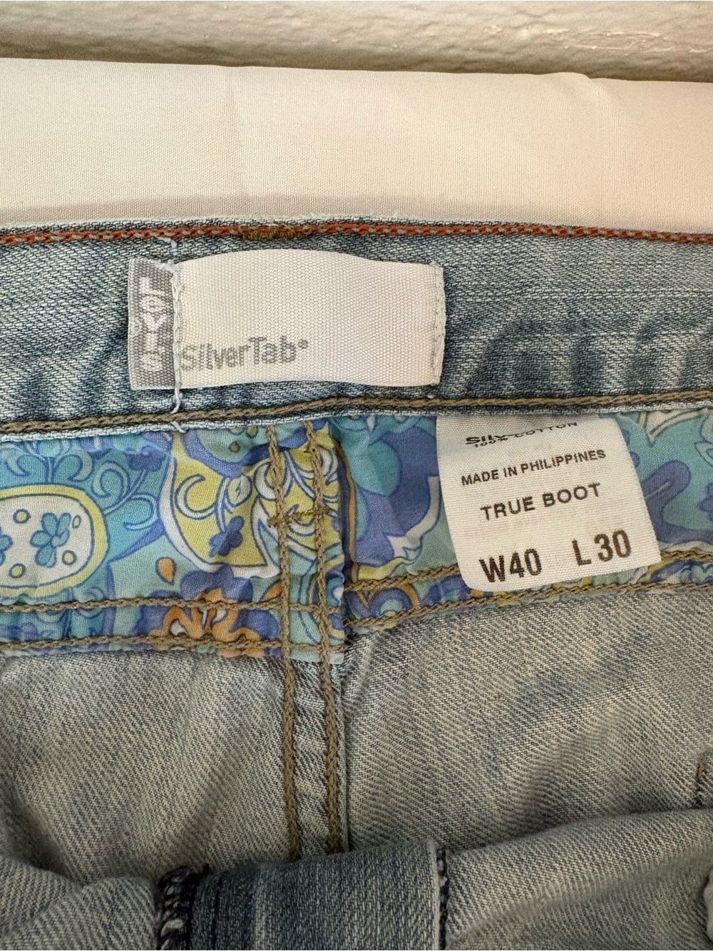 SilverTab True Boot Light Wash Jeans W40 L30 - Blue